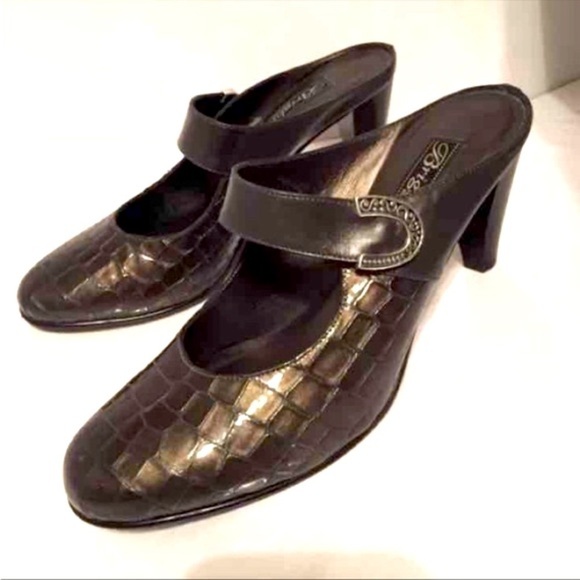 NEW Brighton Beau Mules Sz 7.5 Italy Patent Leather Olive Bronze Crocodile - Picture 1 of 16